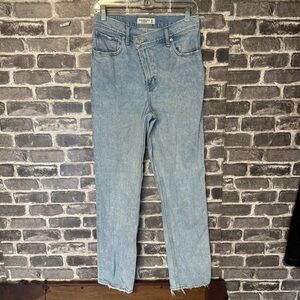 Abercrombie & Fitch The 90s Straight Ultra High Rise jeans crossover waistband